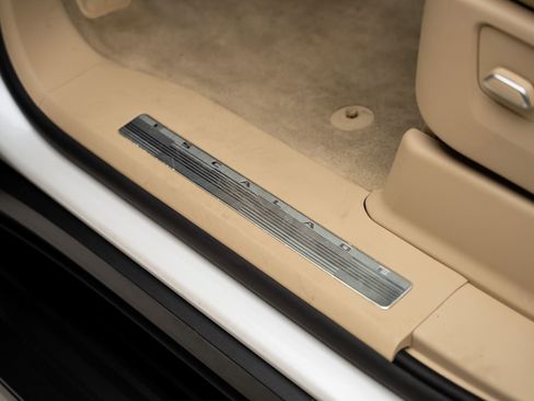 Used 2024 Cadillac Escalade Premium Luxury AWD/4WD image 57