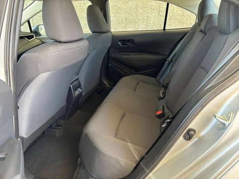 Used 2025 Nissan Versa SV FWD image 24