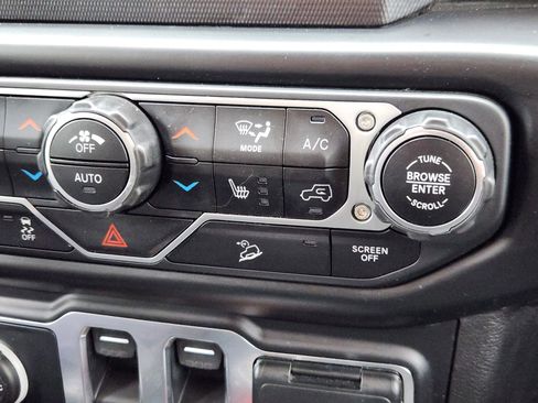 Used 2020 Jeep Wrangler Sport AWD/4WD image 36