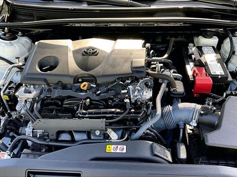 Used 2023 Toyota Camry SE image 9