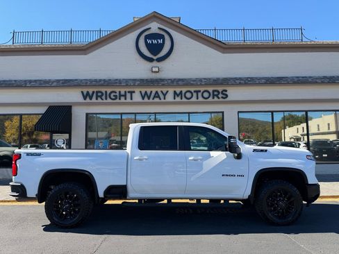 Used 2025 Chevrolet Silverado 2500 LT w/ Trail Boss Package AWD/4WD image 2
