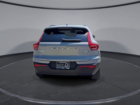 Certified 2026 Volvo XC40 B5 Plus AWD/4WD image 8