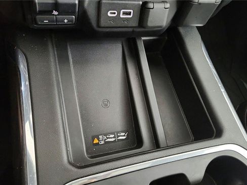 Used 2022 Chevrolet Silverado 1500 LTZ w/ LTZ Convenience Package II AWD/4WD image 37