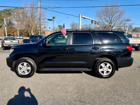 Used 2015 Toyota Sequoia SR5 image 2