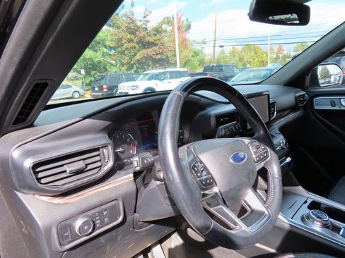 Used 2020 Ford Explorer Limited image 14