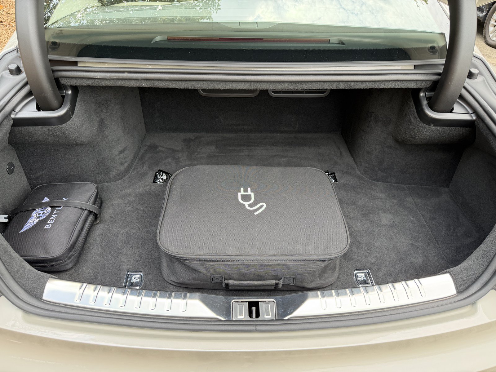 Used 2026 Bentley Flying Spur V8 AWD/4WD image 42
