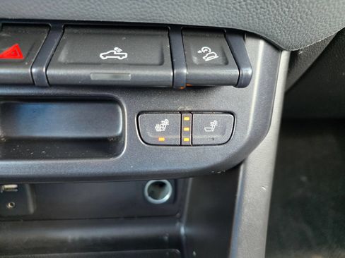 Used 2015 Chevrolet Colorado Z71 AWD/4WD image 16