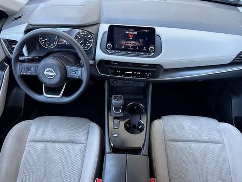Used 2024 Nissan Rogue SV FWD image 15