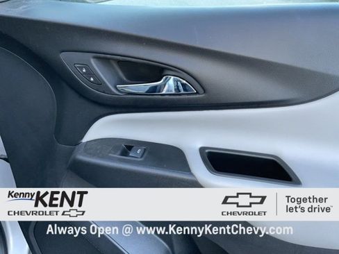 Used 2020 Chevrolet Equinox LS w/ LS Convenience Package image 16