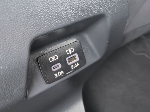 Used 2025 Subaru Crosstrek 2.0i Premium AWD/4WD image 27