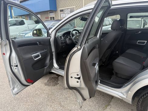 Used 2013 Chevrolet Captiva Sport LT FWD image 14