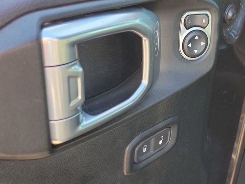 Used 2019 Jeep Wrangler Unlimited Sport S AWD/4WD image 20