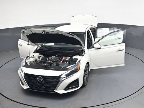 Used 2023 Nissan Altima 2.5 SV FWD image 52