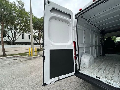 Used 2023 RAM ProMaster 2500 FWD image 36
