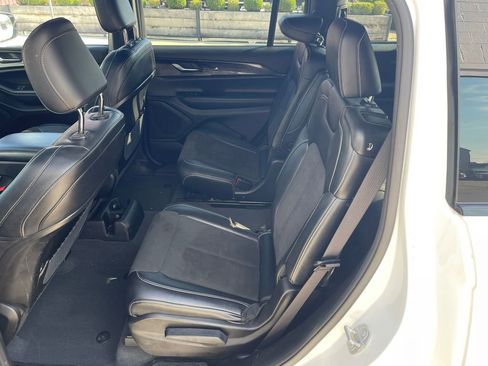 Used 2023 Jeep Grand Cherokee L Laredo image 10