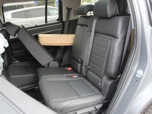 New 2025 Hyundai Santa Fe Limited image 17