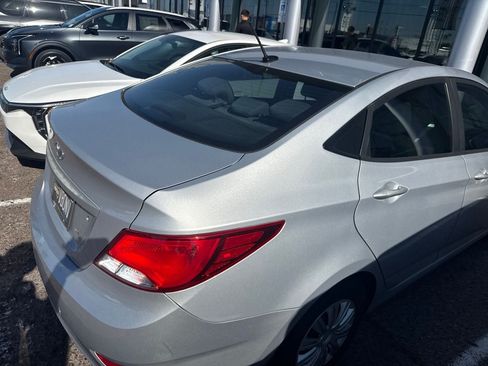 Used 2016 Hyundai Accent SE FWD image 11
