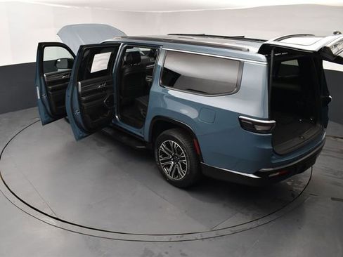 New 2026 Jeep Grand Wagoneer L 4WD w/ Premium Group I image 28