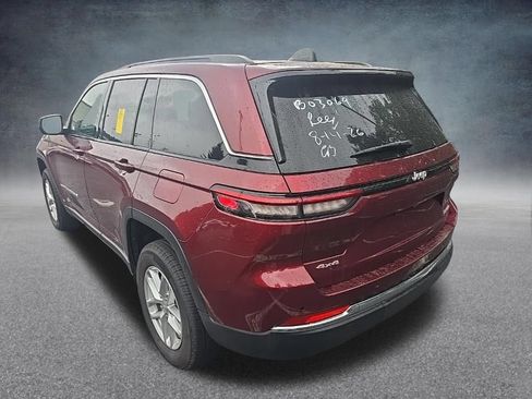 Used 2025 Jeep Grand Cherokee Laredo X w/ Luxury Tech Group I AWD/4WD image 8