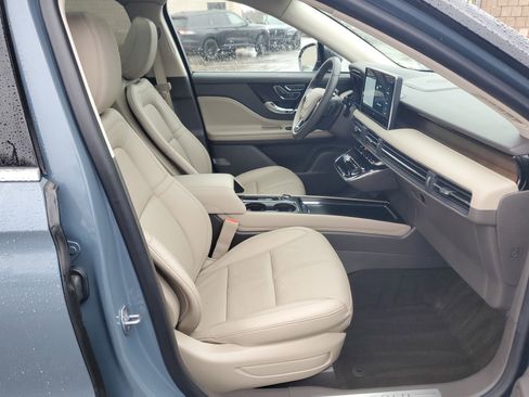 Certified 2024 Lincoln Corsair Reserve w/ Equipment Group 201A image 9