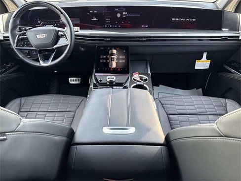 Used 2025 Cadillac Escalade ESV V image 19