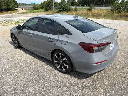 Used 2025 Honda Civic Sport image 4