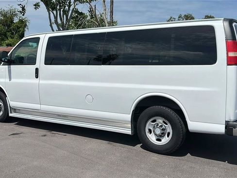 Used 2007 Chevrolet Express 3500 Extended Passenger w/ LT Preferred Equipment Group RWD image 13