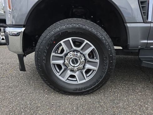 Used 2024 Ford F350 Lariat image 37