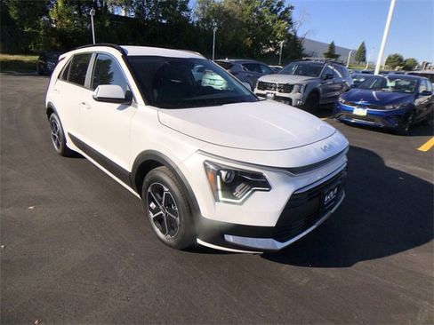 New 2025 Kia Niro EX image 1