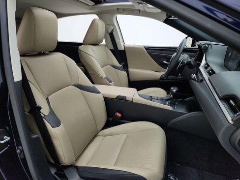 Used 2021 Lexus ES 300h w/ Premium Package FWD image 18