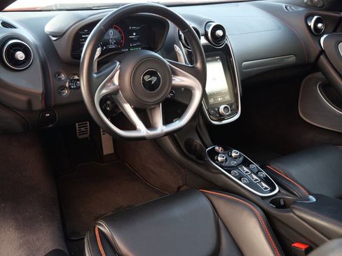 Used 2023 McLaren GT image 8