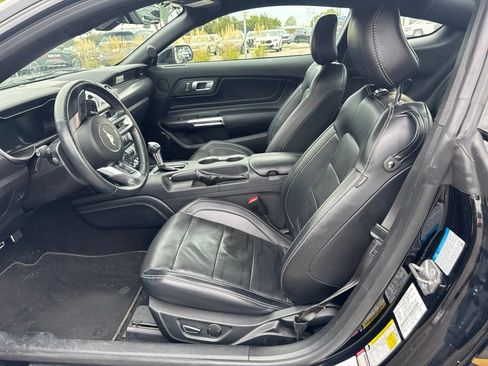 Used 2019 Ford Mustang GT Premium w/ GT Performance Package RWD image 7