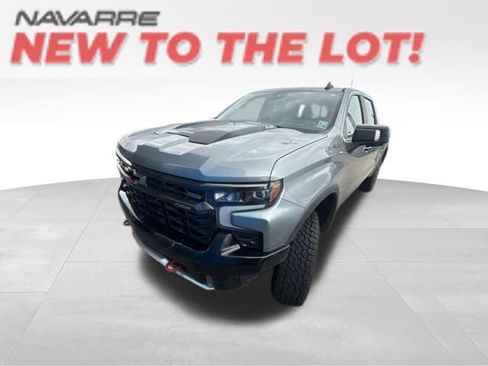 Used 2023 Chevrolet Silverado 1500 ZR2 w/ Technology Package AWD/4WD image 1