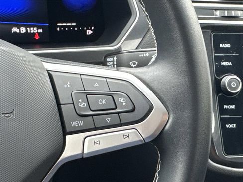 Used 2022 Volkswagen Tiguan SE image 23