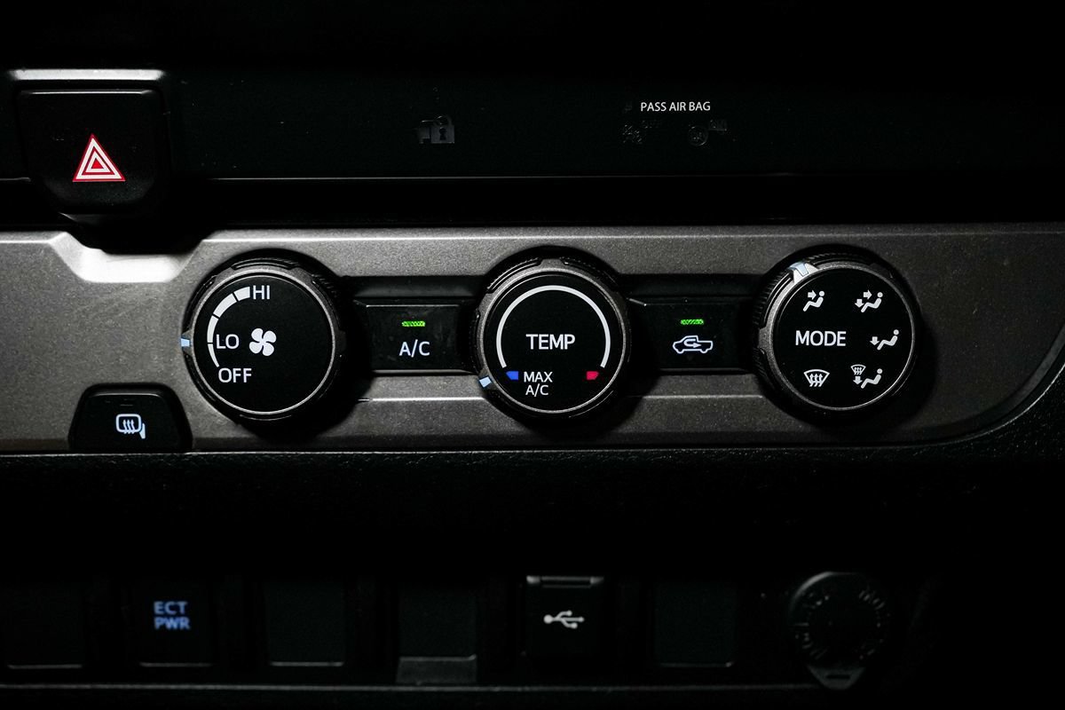 Used 2021 Toyota Tacoma SR RWD image 19
