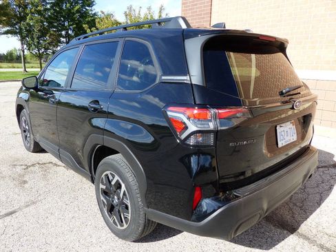Used 2025 Subaru Forester Premium AWD/4WD image 7