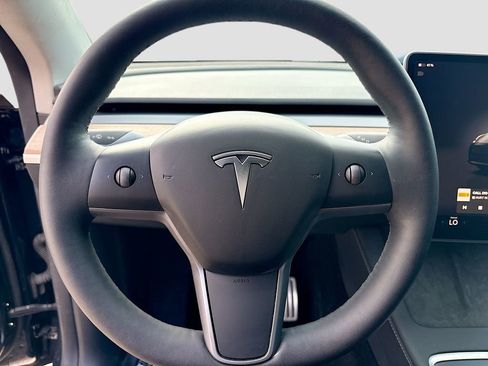 Used 2024 Tesla Model Y Performance AWD/4WD image 10