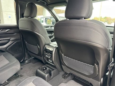 Certified 2024 Jeep Grand Cherokee L Laredo image 42