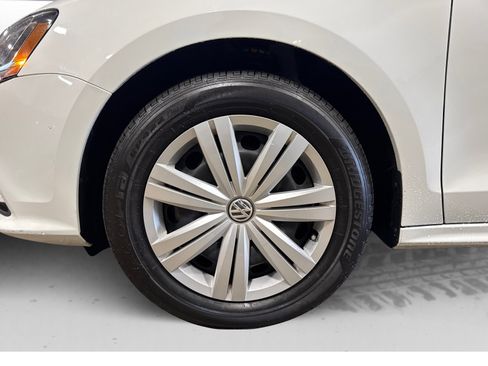 Used 2017 Volkswagen Jetta S image 45