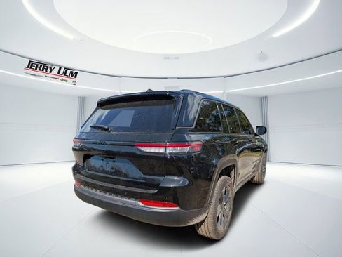 New 2026 Jeep Grand Cherokee Limited w/ Limited Altitude Package AWD/4WD image 3