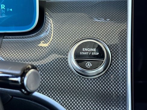 New 2025 Mercedes-Benz C 300 4MATIC Sedan image 18