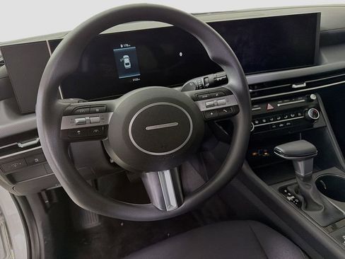 Used 2025 Hyundai Sonata SE FWD image 14