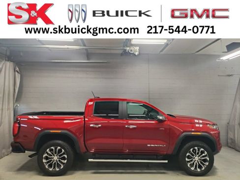 Used 2025 GMC Canyon Denali AWD/4WD image 1