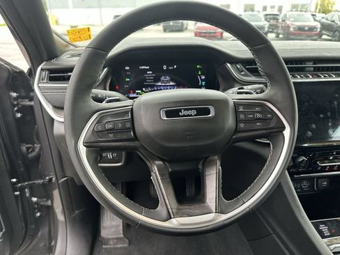 Used 2025 Jeep Grand Cherokee Limited 4xe AWD/4WD image 13