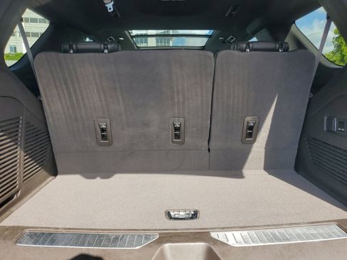 Used 2022 GMC Yukon Denali AWD/4WD image 8