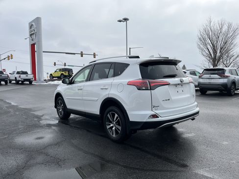 Used 2018 Toyota RAV4 XLE image 7