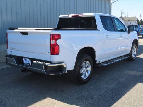 Used 2022 Chevrolet Silverado 1500 LT w/ Convenience Package II AWD/4WD image 3
