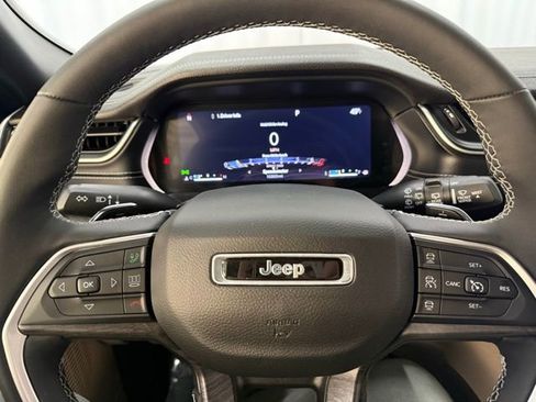 Used 2023 Jeep Grand Cherokee L Limited w/ Luxury Tech Group II image 6