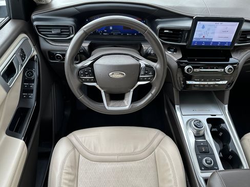 Used 2023 Ford Explorer Platinum w/ Equipment Group 601A image 14