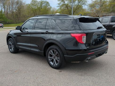 Used 2024 Ford Explorer XLT w/ Equipment Group 202A AWD/4WD image 6